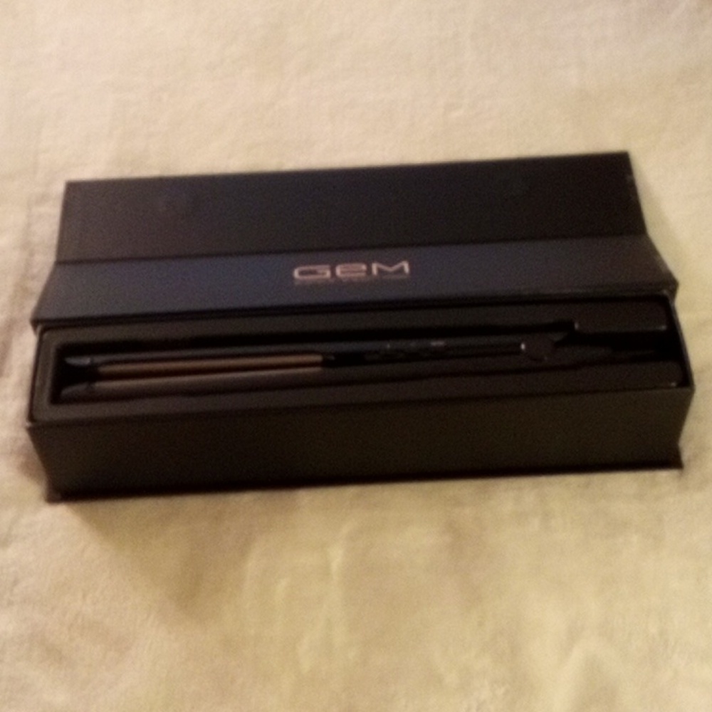 GEM GLAMOR 5" LONG PLATES SLIM FLAT IRON DIGITAL NWT